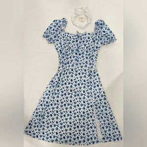ditsy floral,sweetheart neck, puff sleeve, high waist, a line dress,blue.